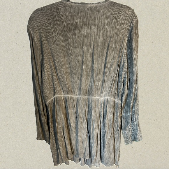 Torrid 1x Crinkle Peasant Blouse w/ Bell Sleeves - Picture 3 of 6